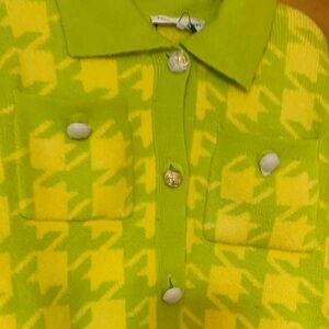 Same as orange one. Only bright green and yellow. But the colors are soft